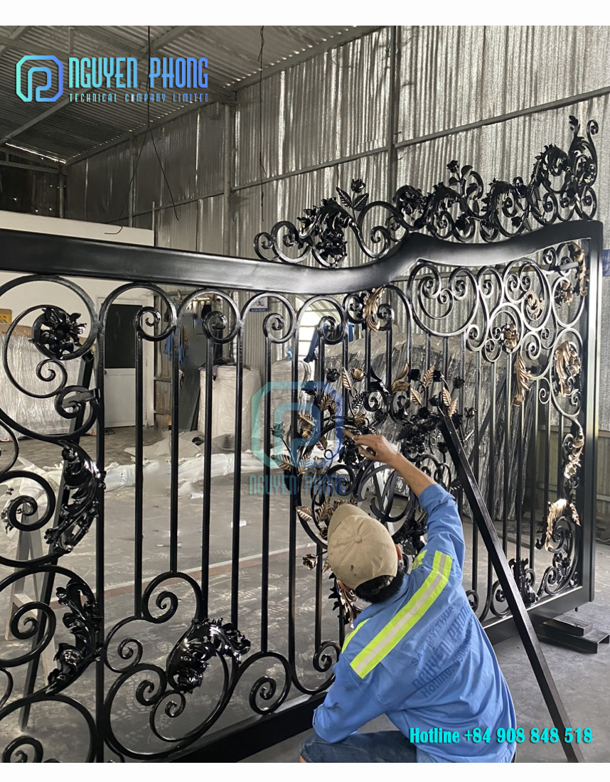 driveway-gate- villa-gate-design-classic-gate-design-.jpg